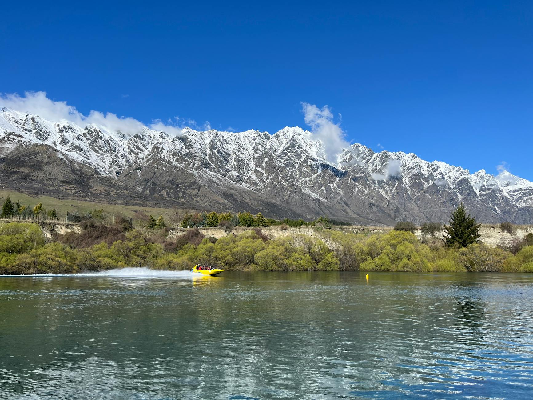 jet boat adventure on lake wakatipu new zealand
